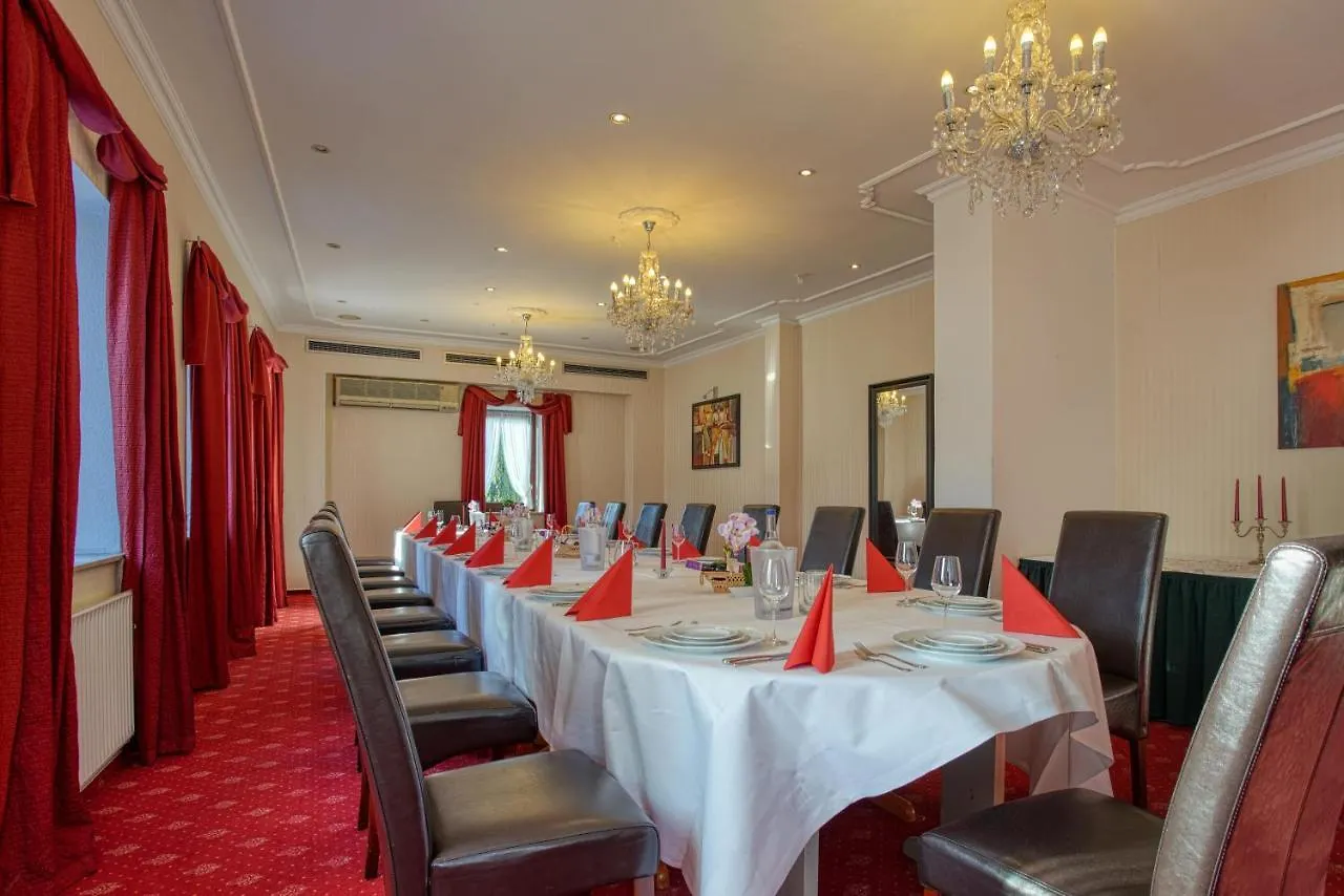 Hotel Kischers Landhaus Hannover 4*,